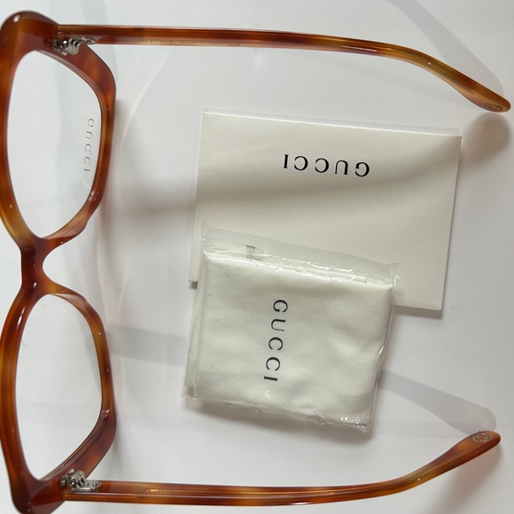 Gucci Butterfly Eyeglasses.
Case included with authenticity card - Picture 5 of 6